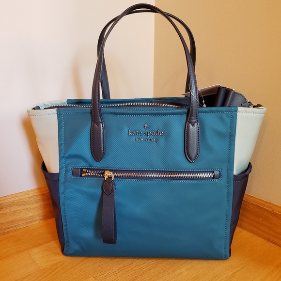 kate spade Handbags - NWT Kate Spade Bag